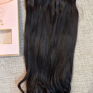 BELLAMI Silk Seam 180g 20" Off Black (1B) Hair Extensions
